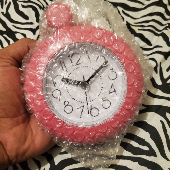 Pink Rope Clock - Picture 3 of 3